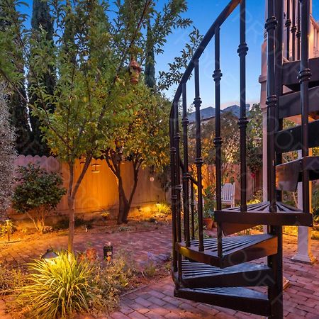 Garden Level Flat In 1885 Queen Anne Victorian Cottage In アラメダ エクステリア 写真