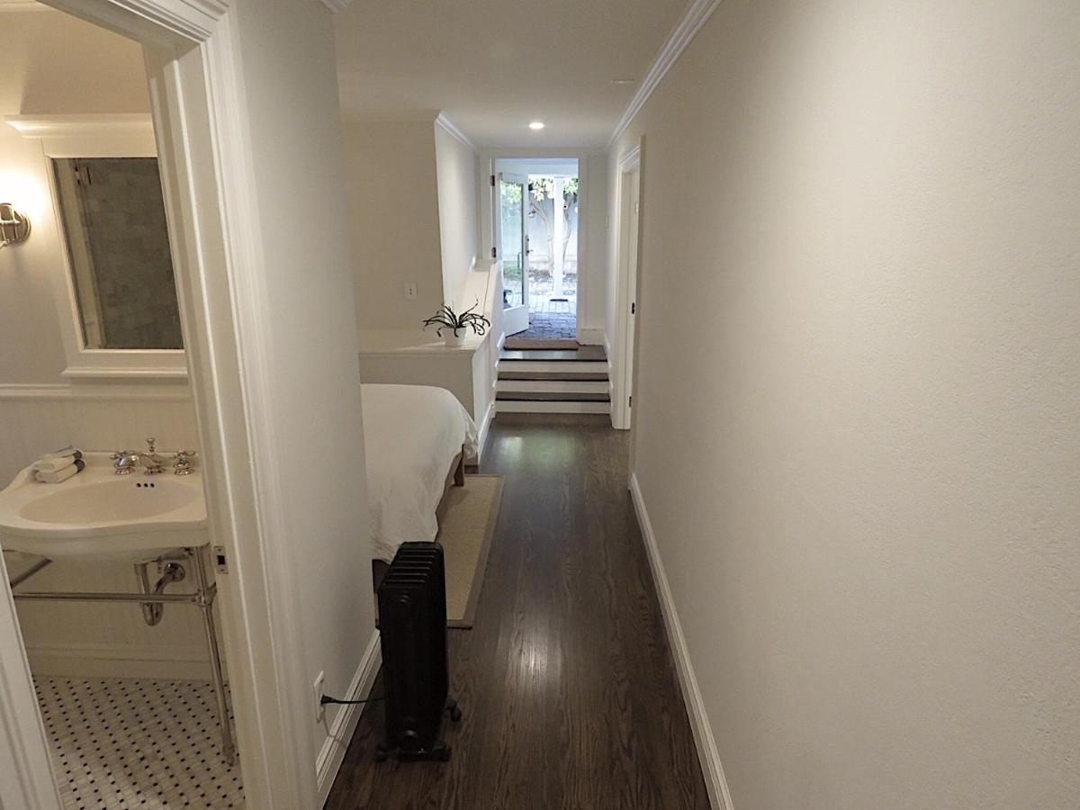 Garden Level Flat In 1885 Queen Anne Victorian Cottage In アラメダ エクステリア 写真