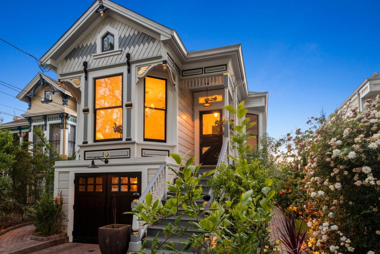 Garden Level Flat In 1885 Queen Anne Victorian Cottage In アラメダ エクステリア 写真