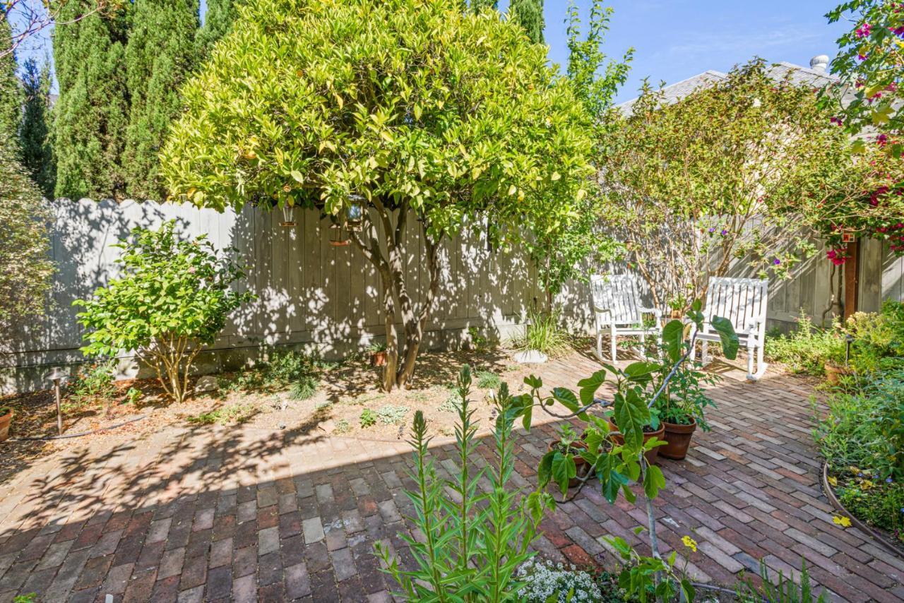 Garden Level Flat In 1885 Queen Anne Victorian Cottage In アラメダ エクステリア 写真